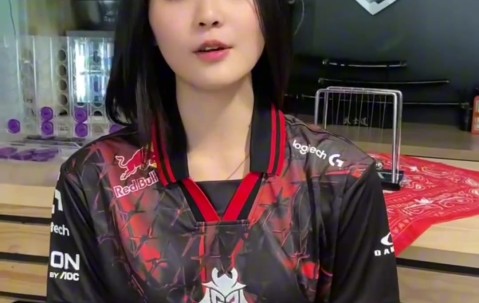 瓦学弟的妈妈这不就来咯！G2更新华裔美女瓦罗兰特女队选手AKITA自我介绍视频