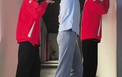夏安分享和WE队员合舞：完全不用教学，很会卡点的哥几个