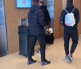北京国安今日集结备战，博主社媒晒出塞尔吉尼奥与球队会合视频