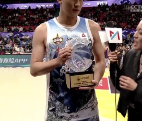 代表大学生联队夺MVP！管子煜:光脚不怕穿鞋 从小的目标是打进CBA